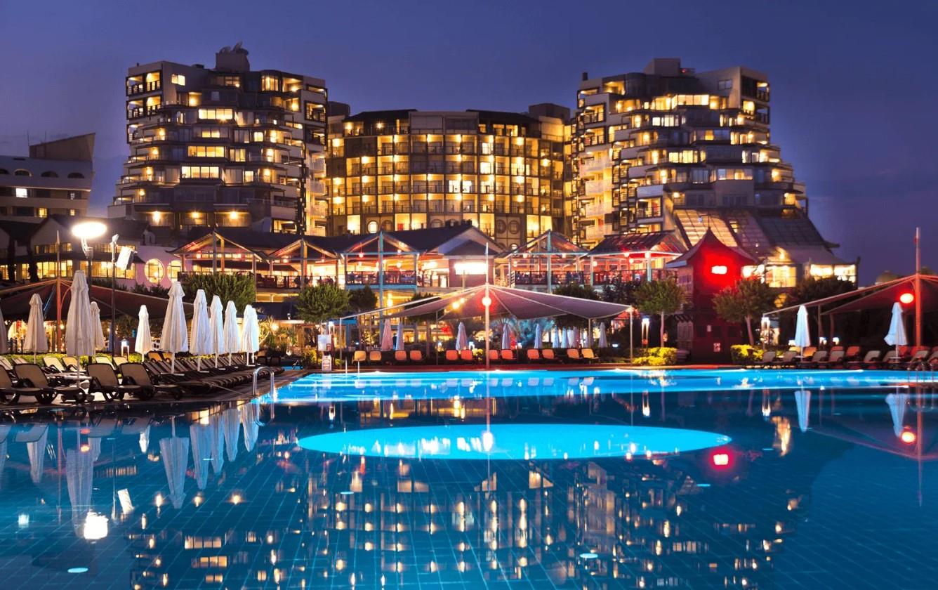 Limak Lara Deluxe Hotel & Resort 1
