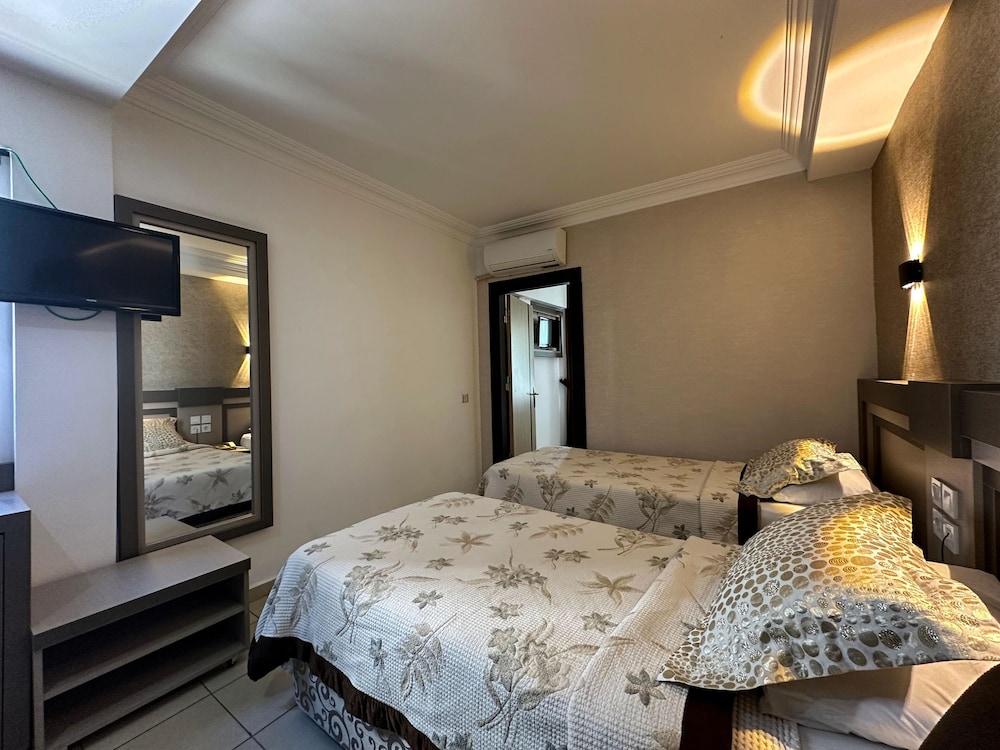 Monte Carlo Hotel 3