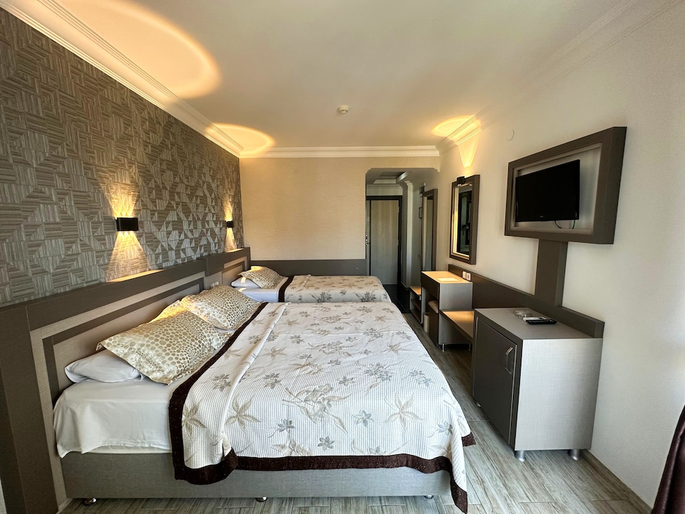 Monte Carlo Hotel 6