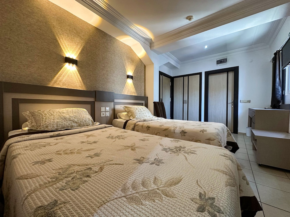 Monte Carlo Hotel 2
