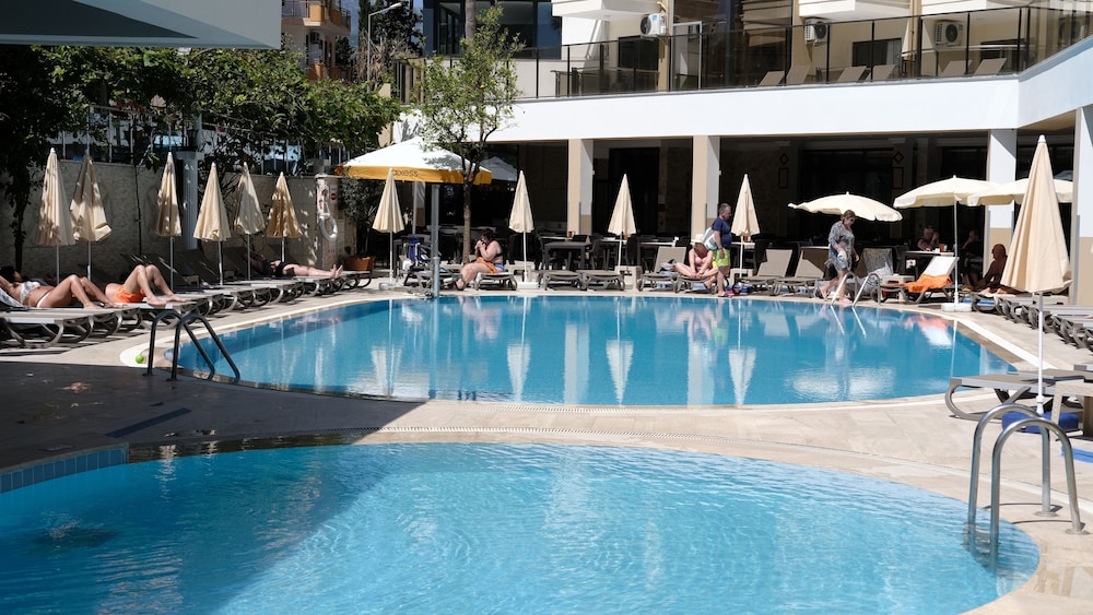 Monte Carlo Hotel 16