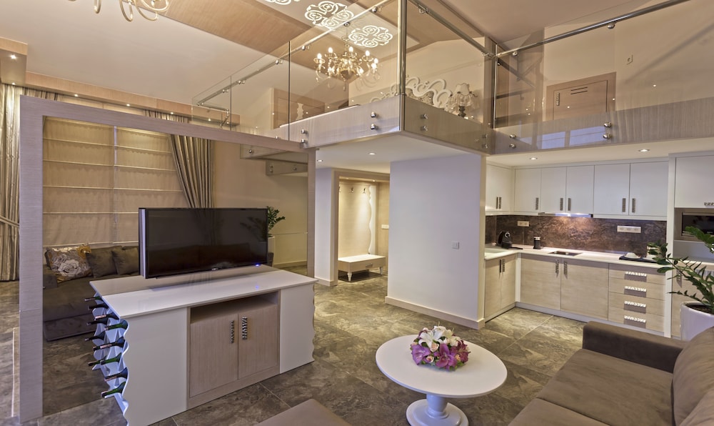 Xperia Saray Beach Hotel 19