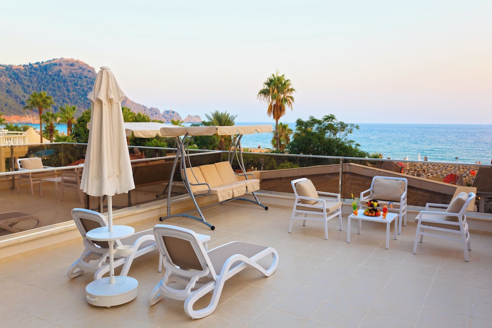 Xperia Saray Beach Hotel 18