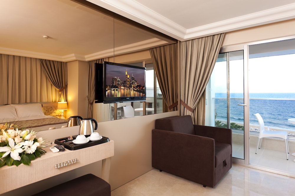 Xperia Saray Beach Hotel 7