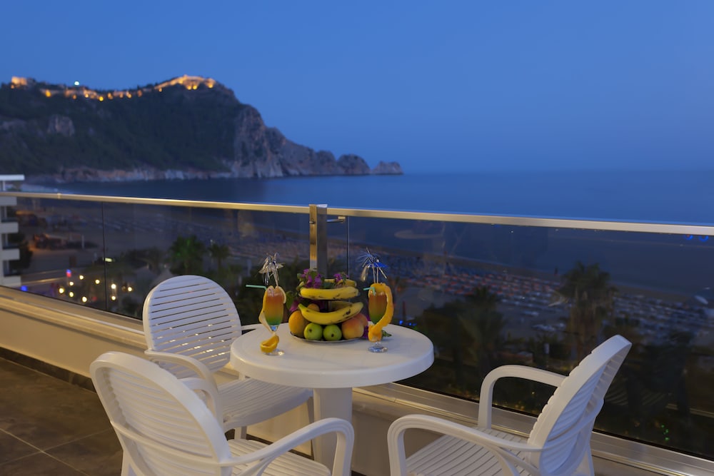 Xperia Saray Beach Hotel 21