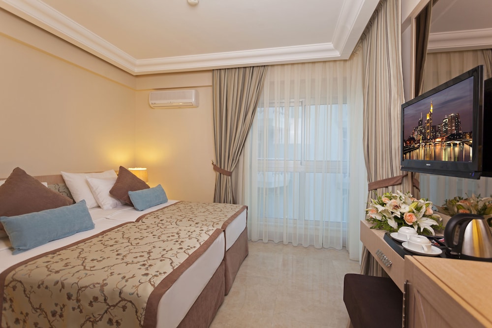 Xperia Saray Beach Hotel 5