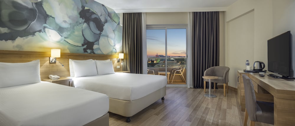 Wyndham Garden Lara 17