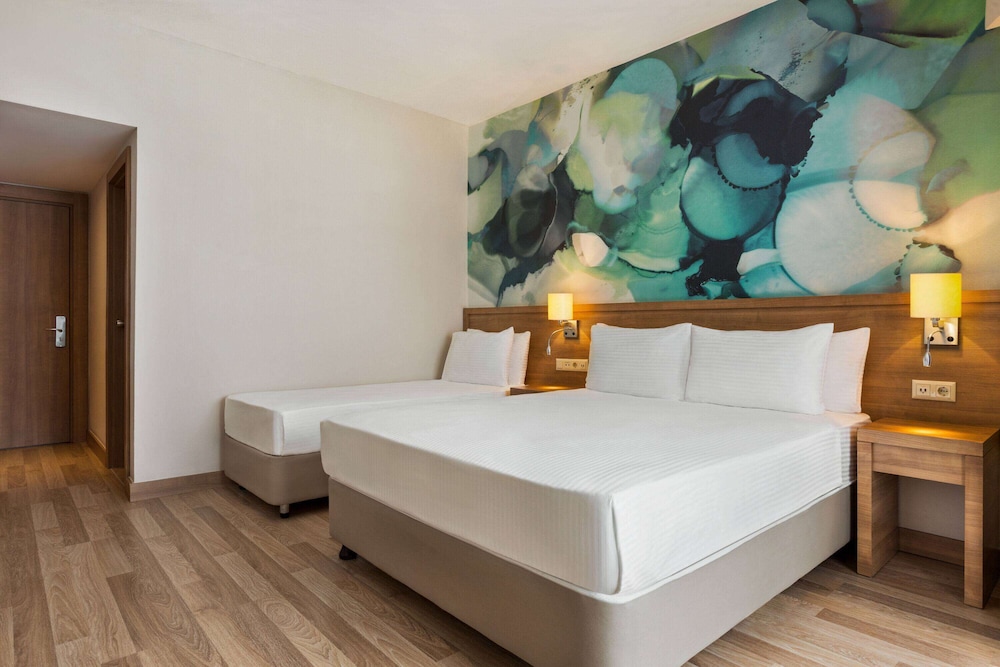 Wyndham Garden Lara 24