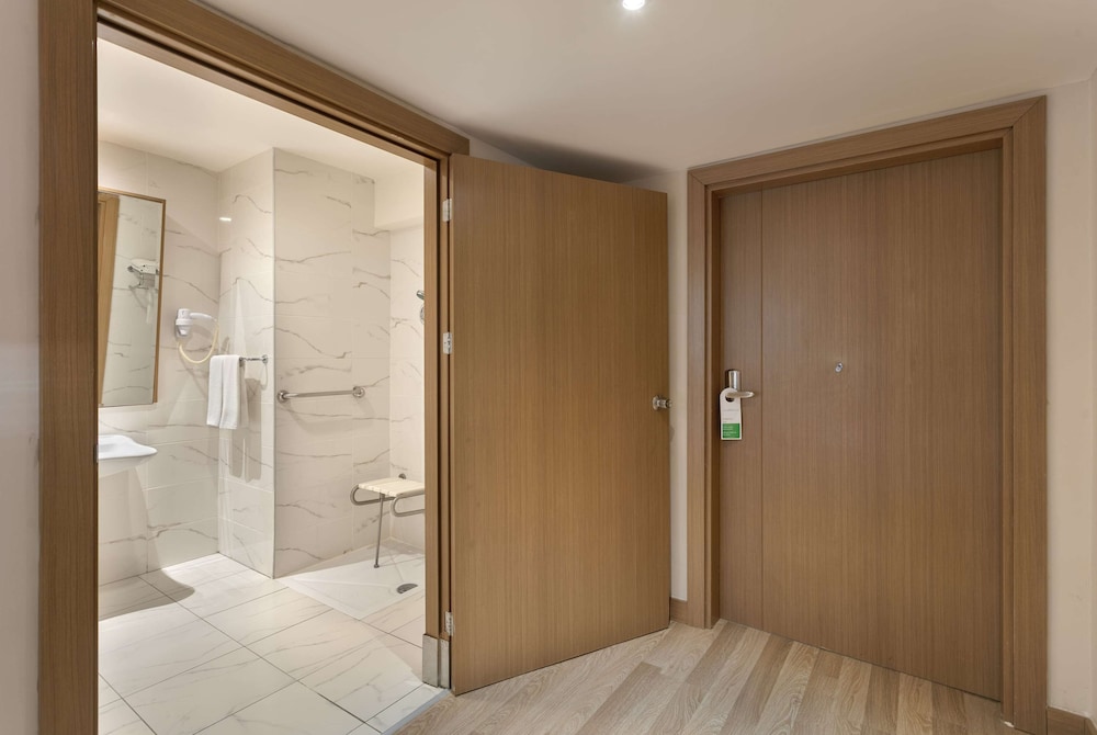 Wyndham Garden Lara 10