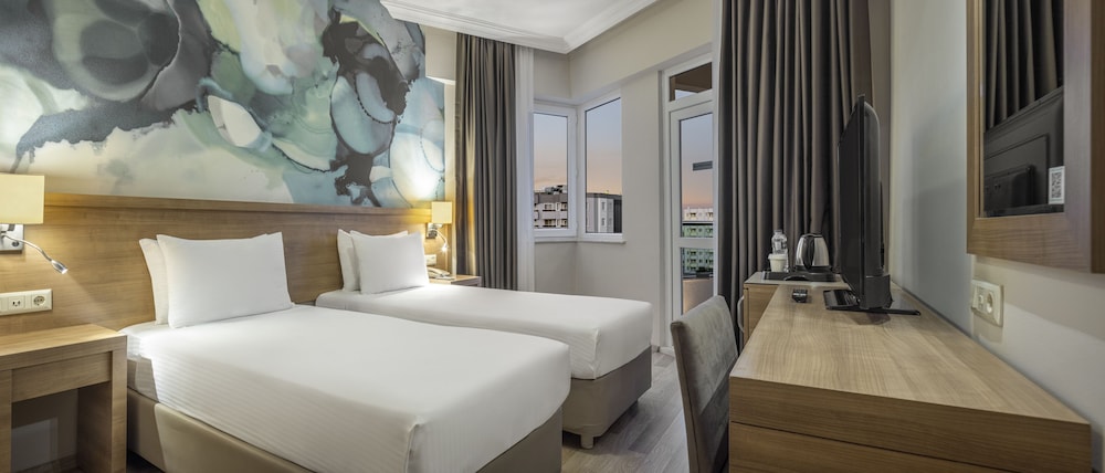 Wyndham Garden Lara 16