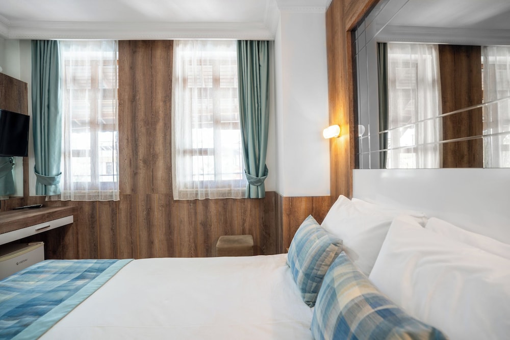 Oscar Garden Hotel 18