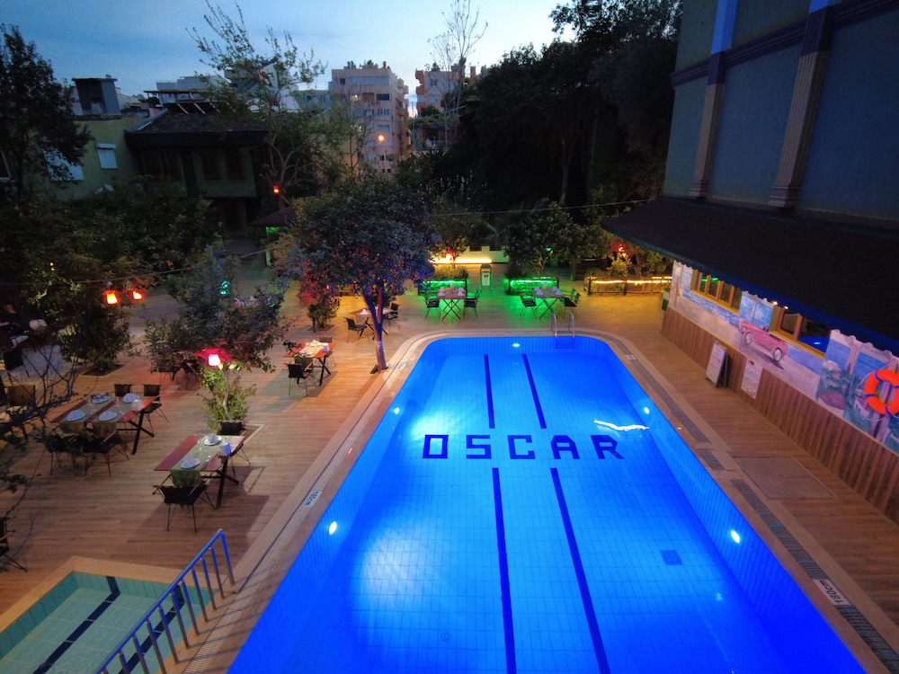 Oscar Garden Hotel 12