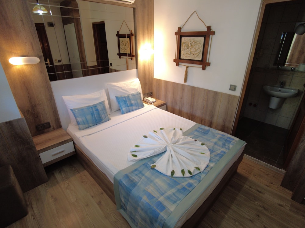 Oscar Garden Hotel 11