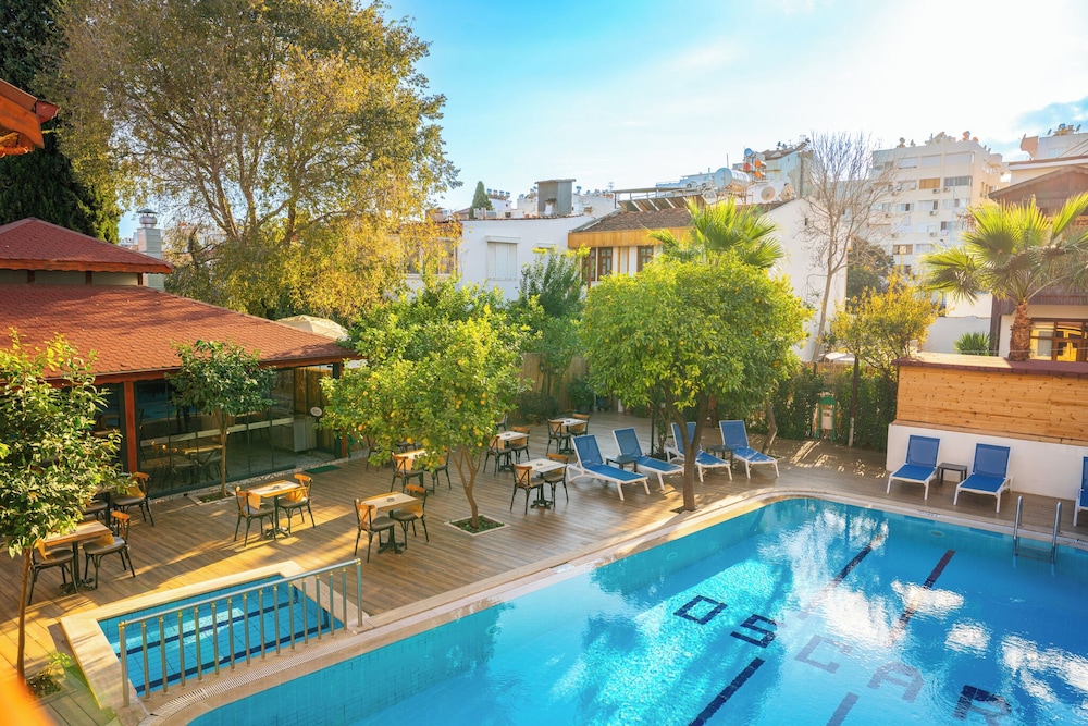 Oscar Garden Hotel 1