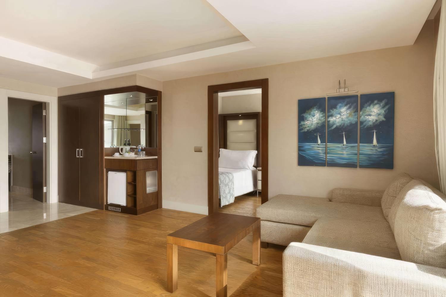 Ramada Plaza by Wyndham Antalya 6