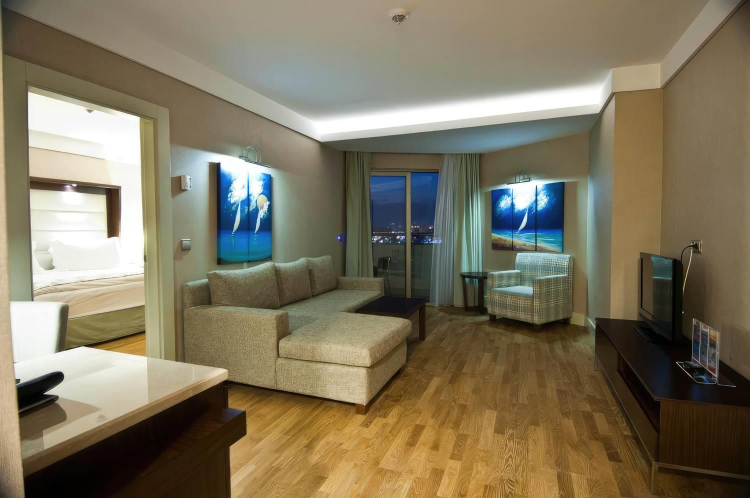Ramada Plaza by Wyndham Antalya 9