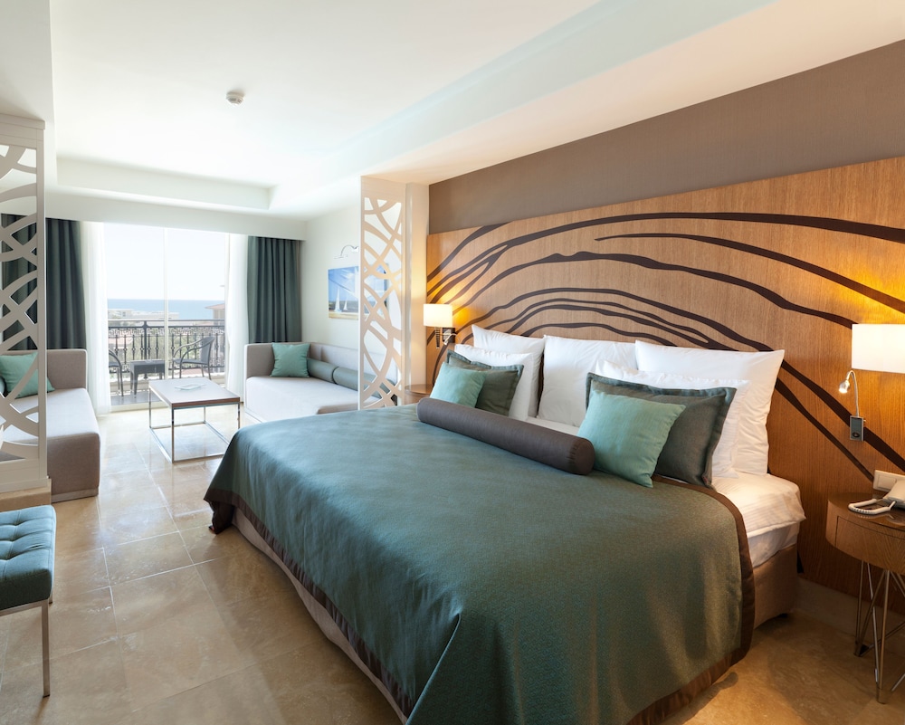 Paloma Oceana 11