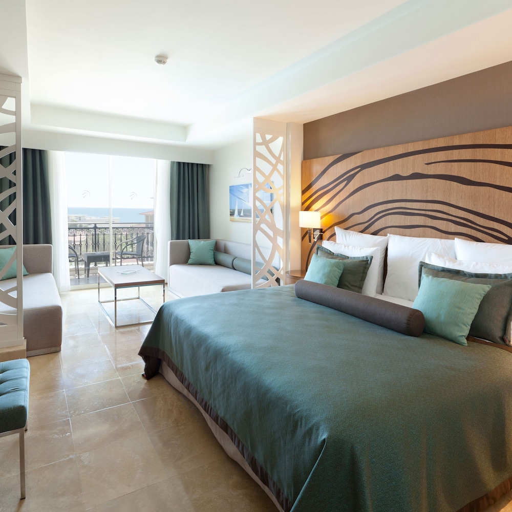 Paloma Oceana 17