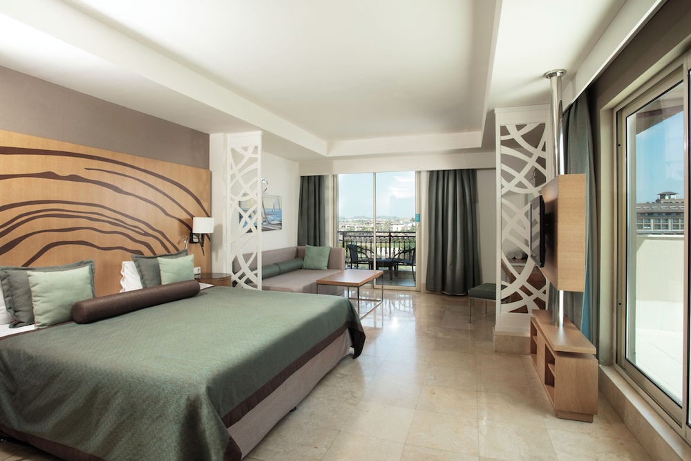 Paloma Oceana 15