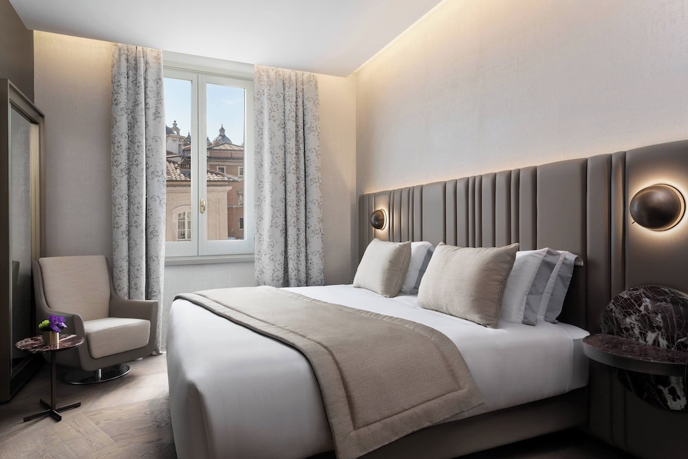 The Pantheon Iconic Rome Hotel, Autograph Collection 11