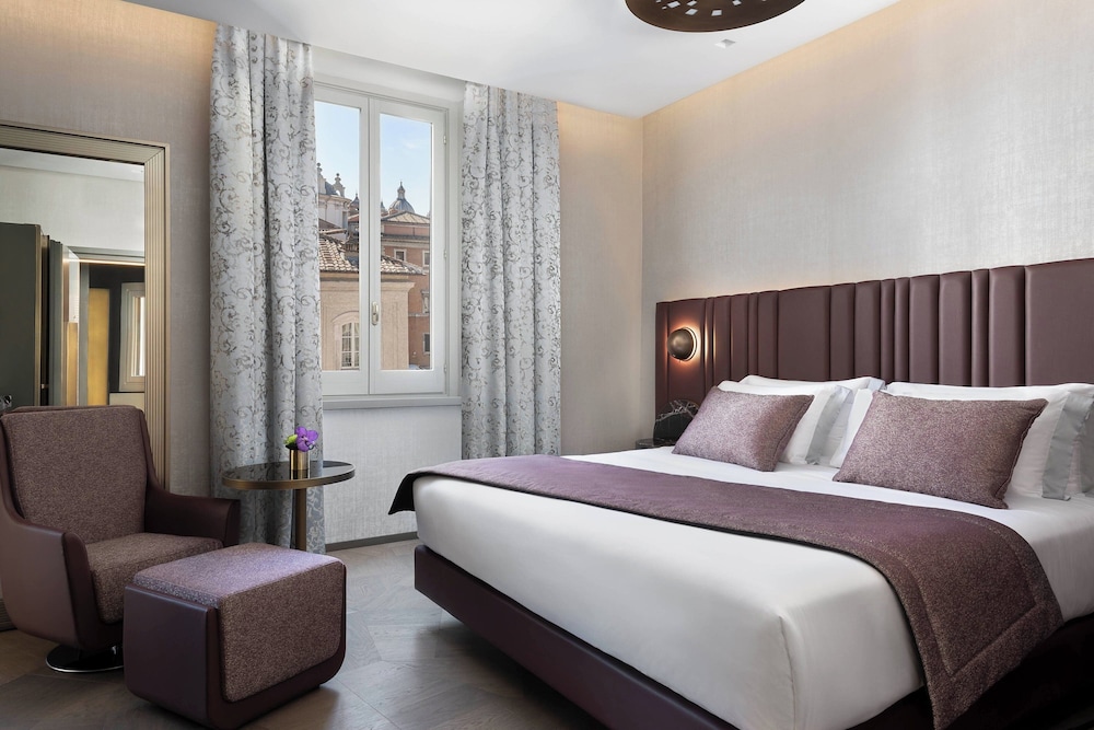 The Pantheon Iconic Rome Hotel, Autograph Collection 13