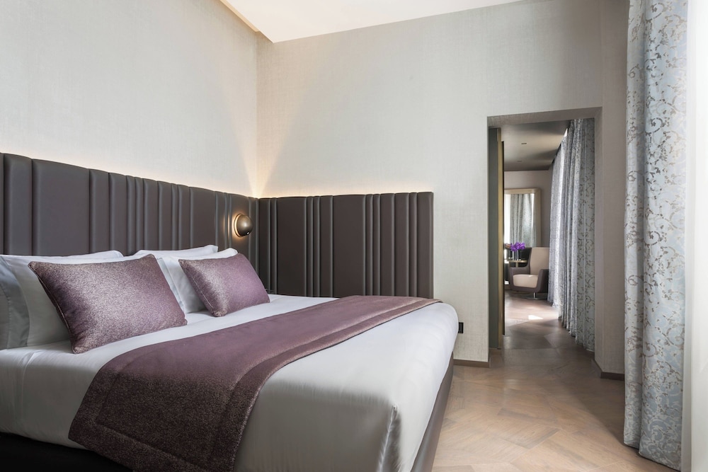 The Pantheon Iconic Rome Hotel, Autograph Collection 12