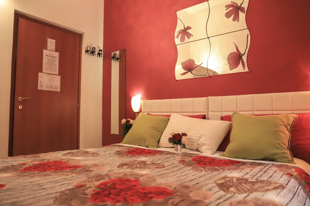 Roman Holidays Hostel 23