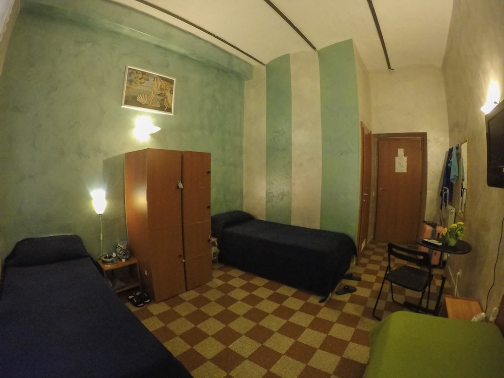 Roman Holidays Hostel 12