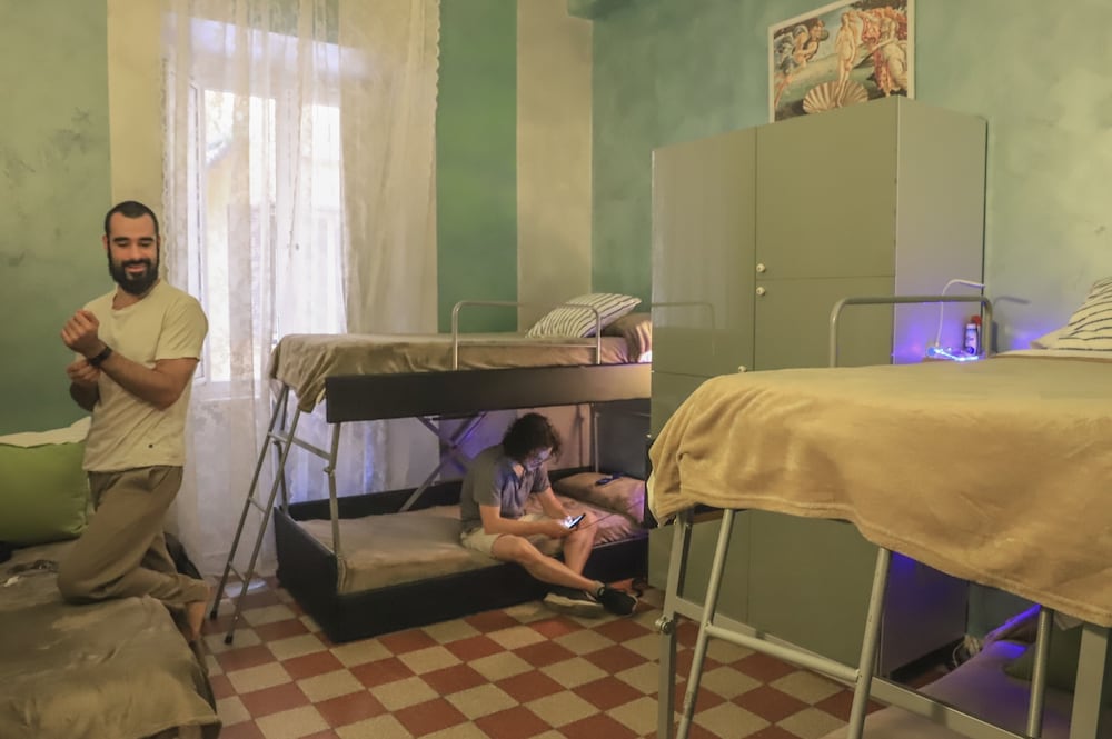 Roman Holidays Hostel 21