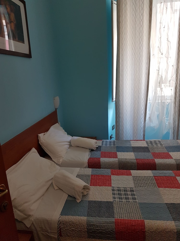 Roman Holidays Hostel 10