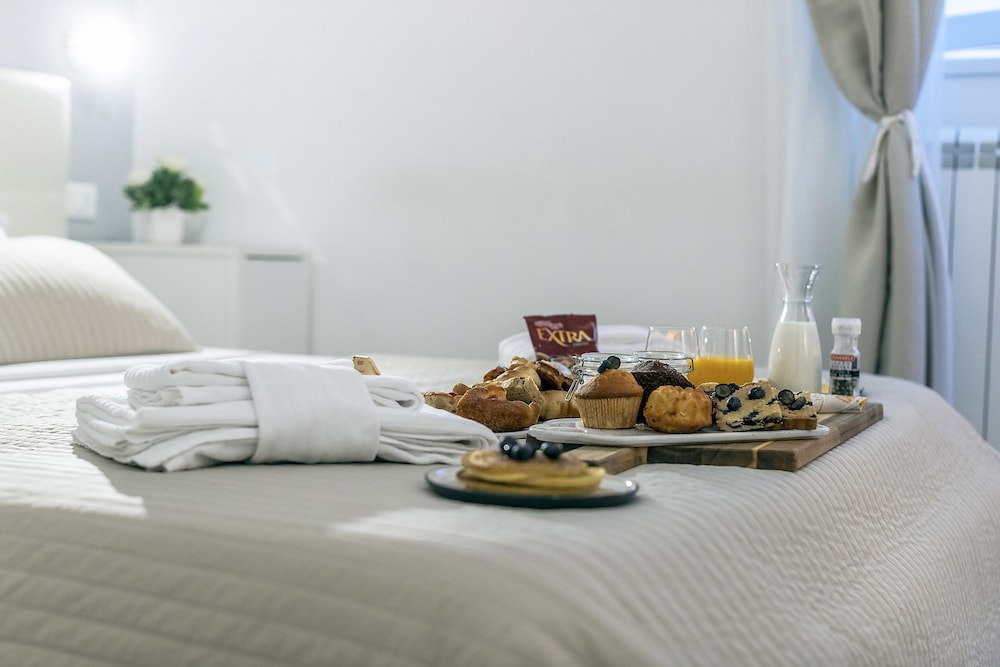 Bella Roma Luxury Accomodation 9