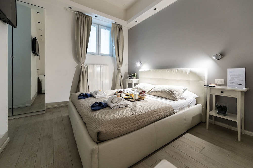 Bella Roma Luxury Accomodation 12