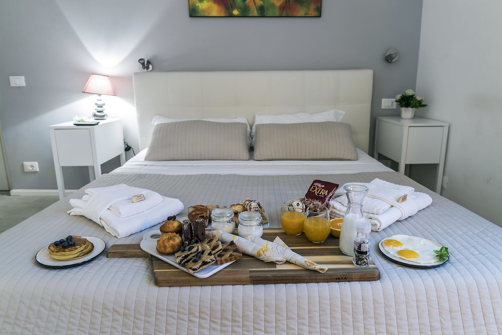 Bella Roma Luxury Accomodation 5