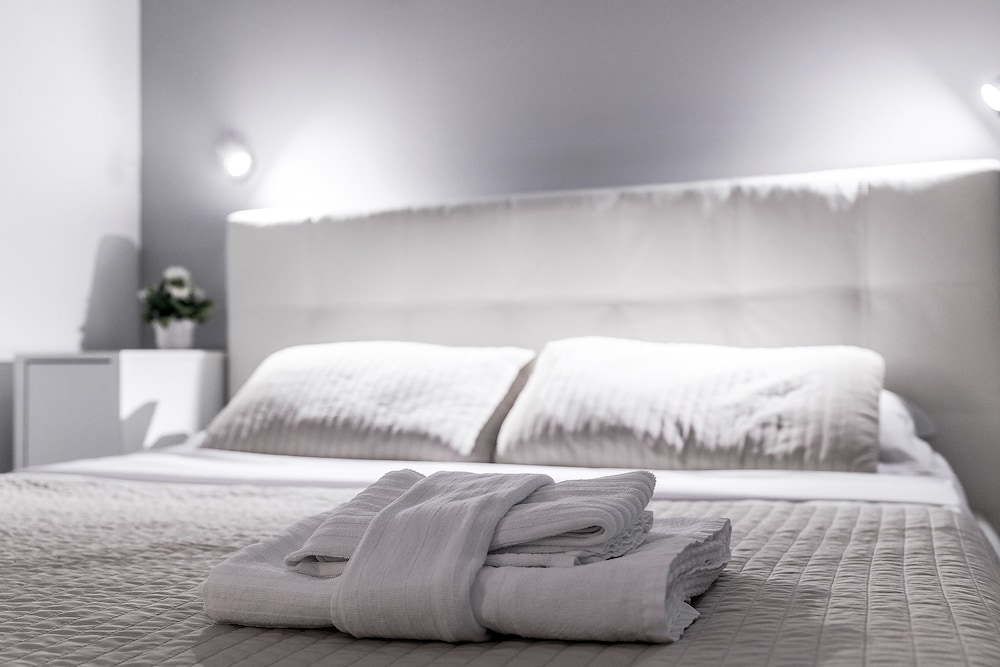 Bella Roma Luxury Accomodation 15