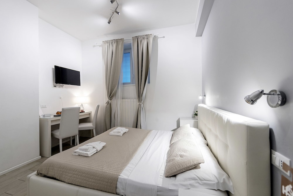 Bella Roma Luxury Accomodation 23