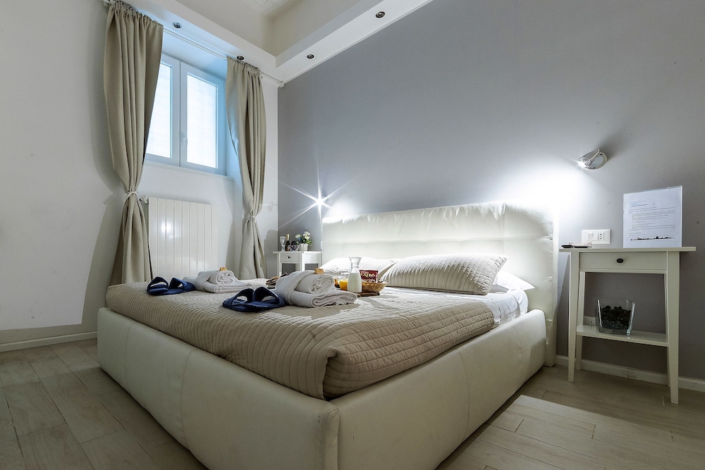 Bella Roma Luxury Accomodation 11