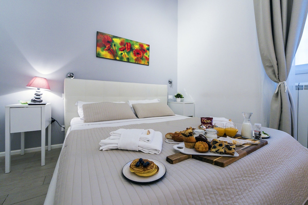 Bella Roma Luxury Accomodation 14