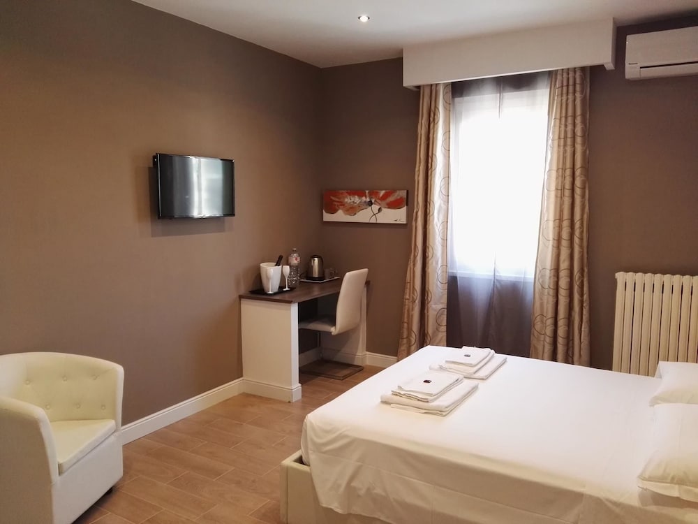 Tolli Rooms 7