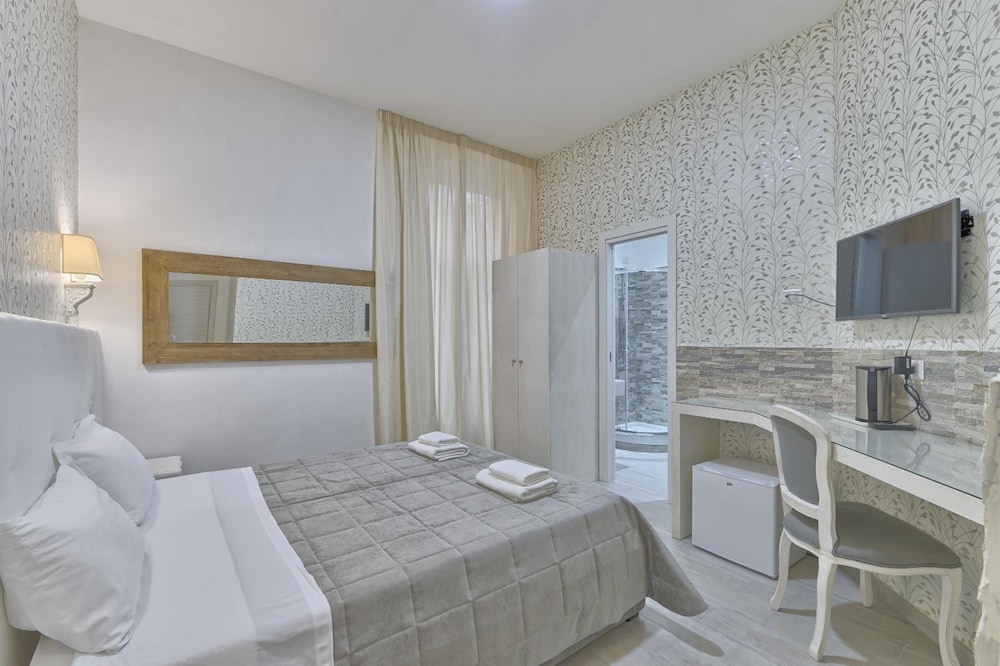 Vatican Tourist Inn 14