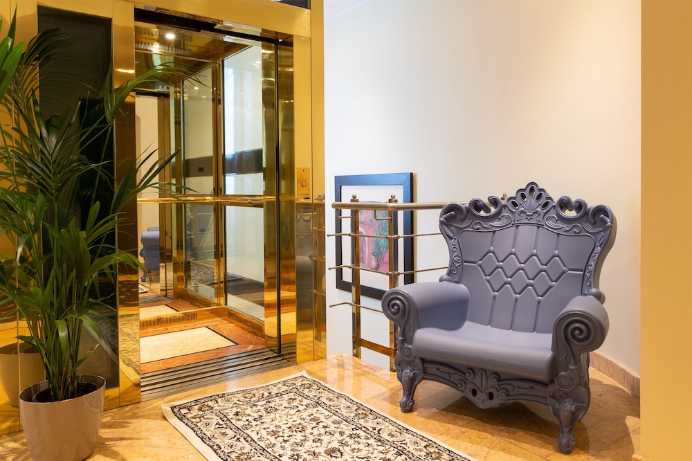 Hotel Silver 2