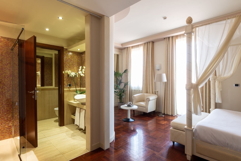 Hotel Silver 24