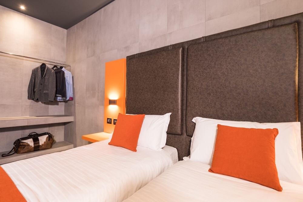 J24 Hotel Milano 19