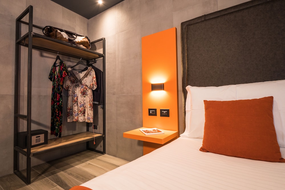 J24 Hotel Milano 12
