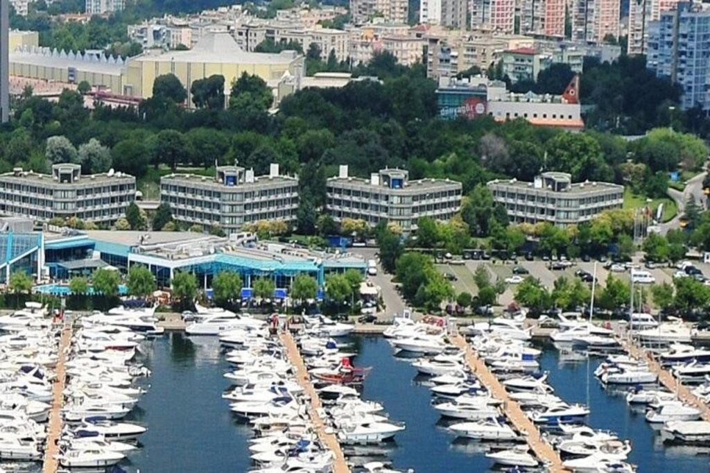 Ataköy Marina Hotel 8