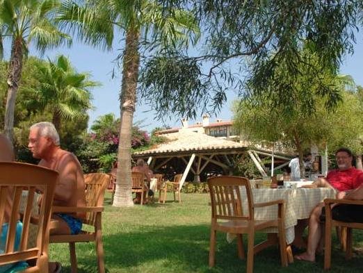 Acanthus Cennet Barut Collection 18