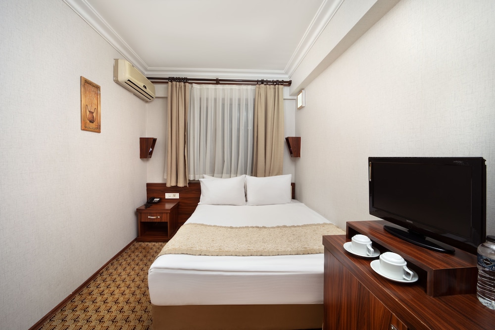 Elan Hotel 17