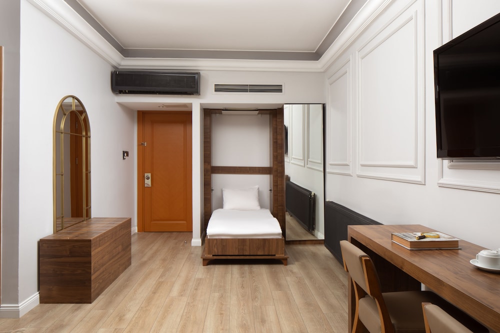 Elan Hotel 23