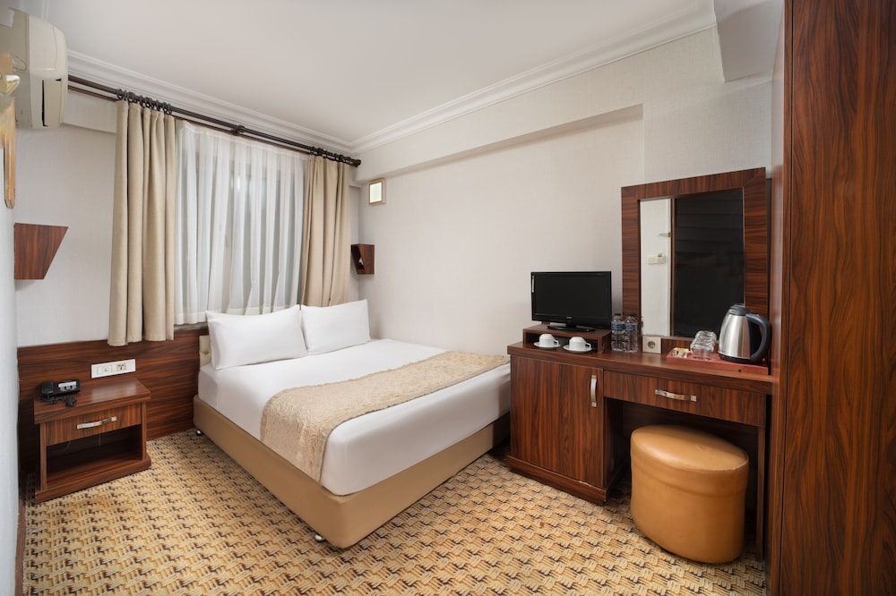 Elan Hotel 1