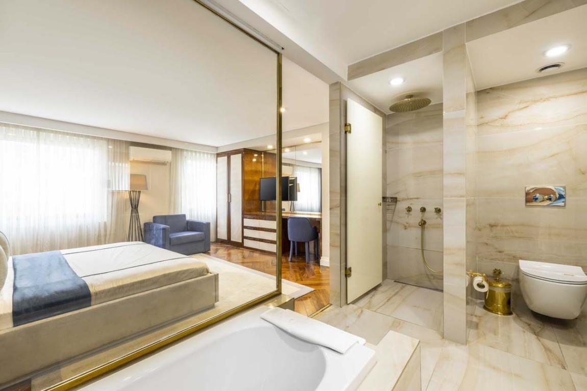 AHC Old City Hotel 11
