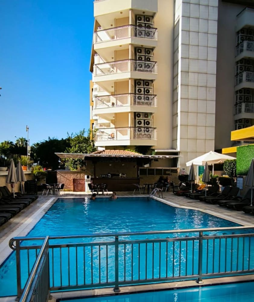 Riviera Hotel & Spa 24